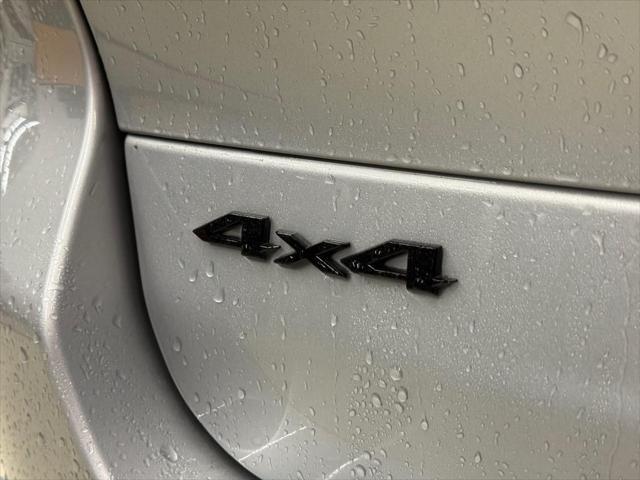 Photo of 2024 Silver Zynith Jeep Grand Cherokee L