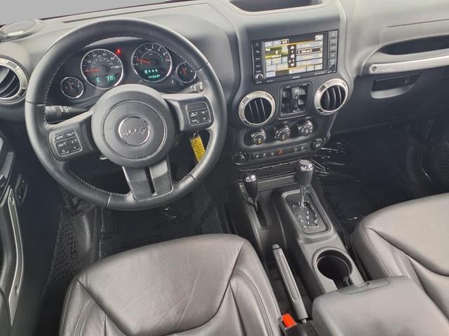 Photo of 2017 Granite Crystal Metallic Clearcoat Jeep Wrangler Unlimited