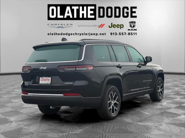 Photo of 2025 Diamond Black Crystal Pearlcoat Jeep Grand Cherokee L