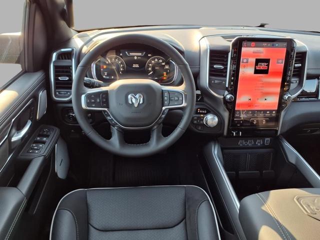 Photo of 2026 Diamond Black Crystal Pearlcoat RAM 1500
