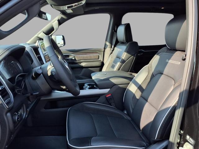Photo of 2026 Diamond Black Crystal Pearlcoat RAM 1500