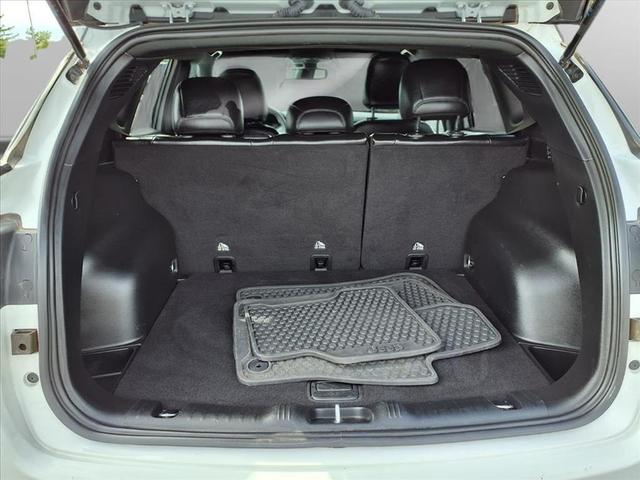 Photo of 2023 Bright White Clearcoat Jeep Compass