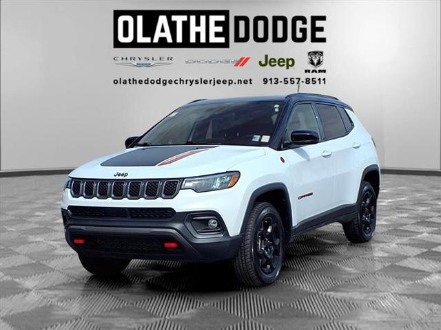 Photo of 2023 Bright White Clearcoat Jeep Compass