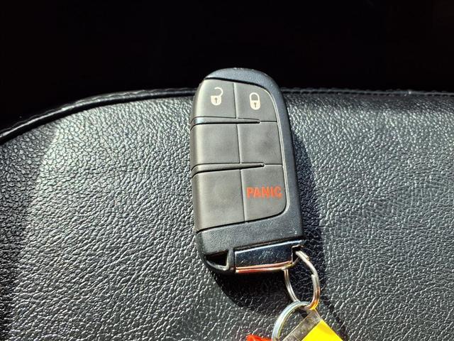 Photo of 2023 Bright White Clearcoat Jeep Compass