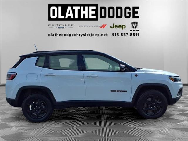 Photo of 2023 Bright White Clearcoat Jeep Compass