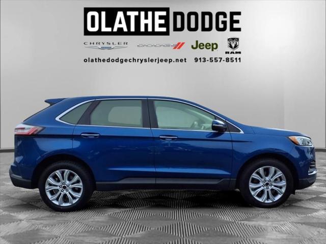 Photo of 2022 Blue Ford Edge