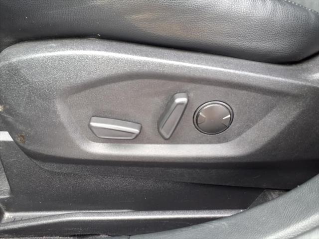 Photo of 2022 Blue Ford Edge