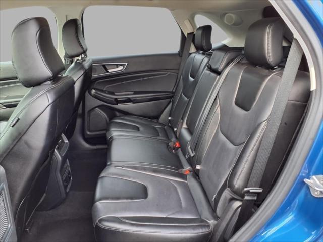 Photo of 2022 Blue Ford Edge