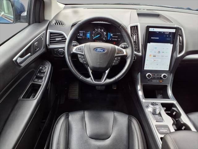 Photo of 2022 Blue Ford Edge