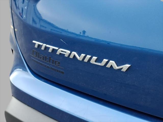 Photo of 2022 Blue Ford Edge