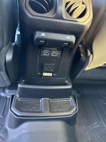 Photo of 2020 Black Clearcoat Jeep Wrangler Unlimited