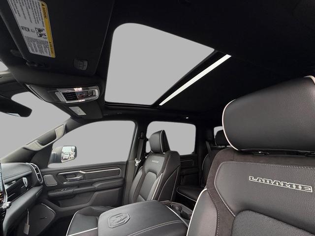 Photo of 2025 Diamond Black Crystal Pearlcoat RAM 1500