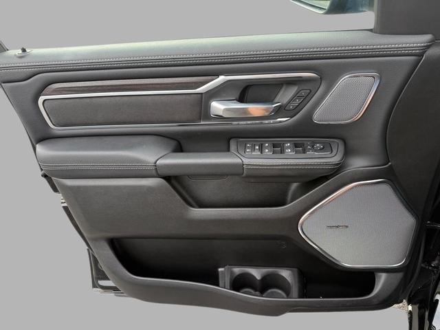 Photo of 2025 Diamond Black Crystal Pearlcoat RAM 1500