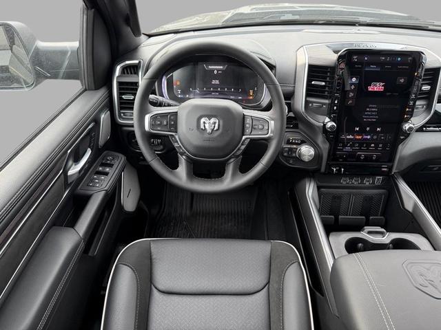 Photo of 2025 Diamond Black Crystal Pearlcoat RAM 1500