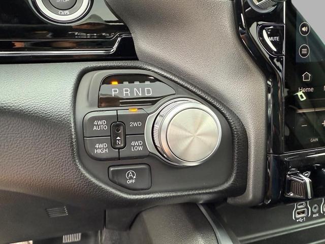 Photo of 2025 Diamond Black Crystal Pearlcoat RAM 1500
