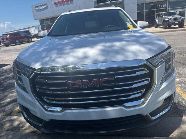 Photo of 2024 Summit White GMC Terrain