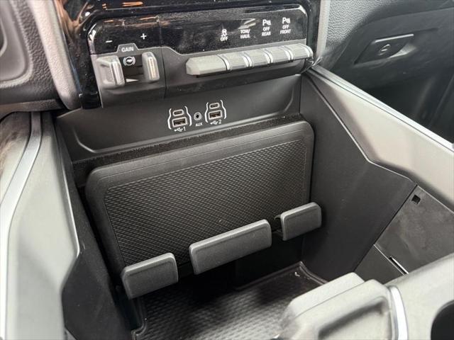 Photo of 2025 Diamond Black Crystal Pearlcoat RAM 2500