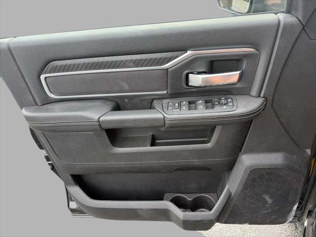 Photo of 2025 Diamond Black Crystal Pearlcoat RAM 2500