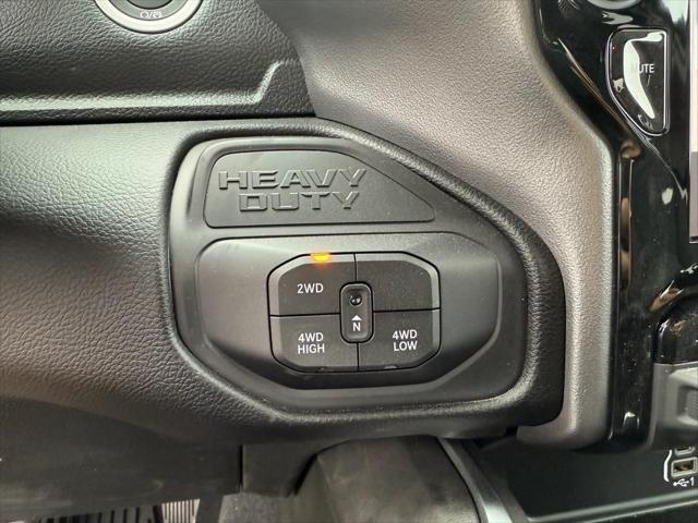 Photo of 2025 Diamond Black Crystal Pearlcoat RAM 2500