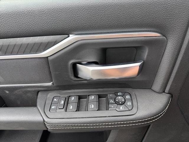 Photo of 2025 Diamond Black Crystal Pearlcoat RAM 2500