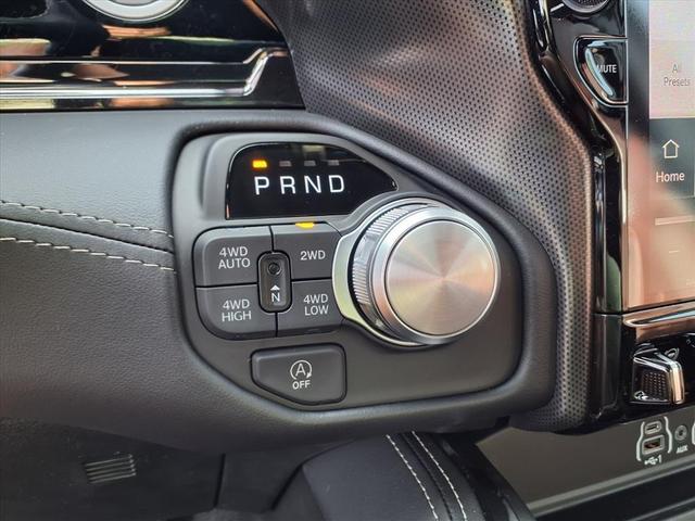 Photo of 2026 Diamond Black Crystal Pearlcoat RAM 1500