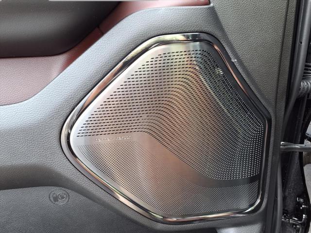 Photo of 2026 Diamond Black Crystal Pearlcoat RAM 1500