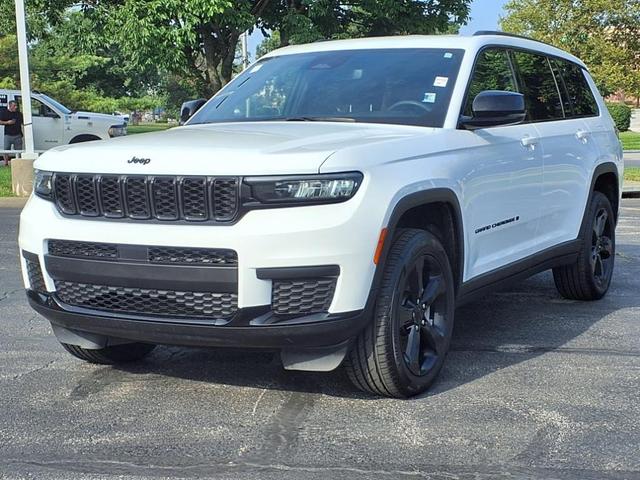 Photo of 2023 Bright White Clearcoat Jeep Grand Cherokee L