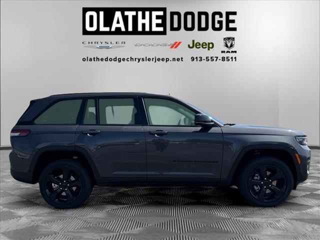 Photo of 2025 Baltic Gray Metallic Clearcoat Jeep Grand Cherokee