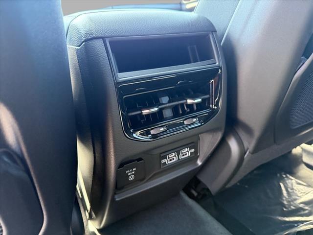 Photo of 2025 Baltic Gray Metallic Clearcoat Jeep Grand Cherokee