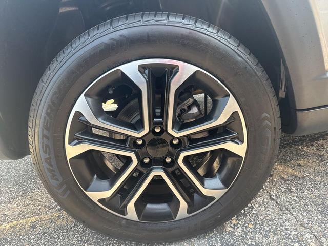Photo of 2023 Billet Silver Metallic Clearcoat Jeep Compass