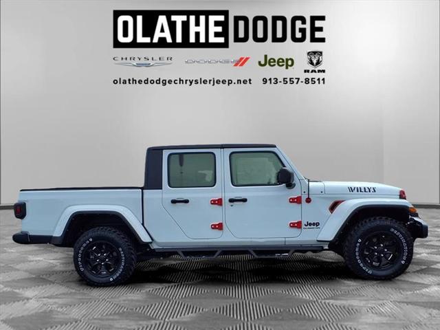Photo of 2021 Bright White Clearcoat Jeep Gladiator