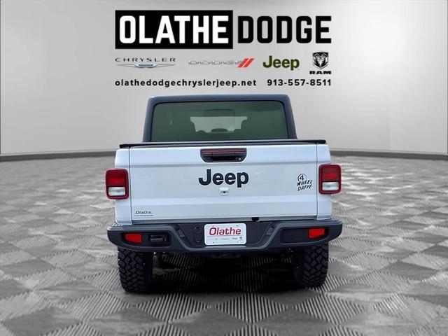 Photo of 2021 Bright White Clearcoat Jeep Gladiator