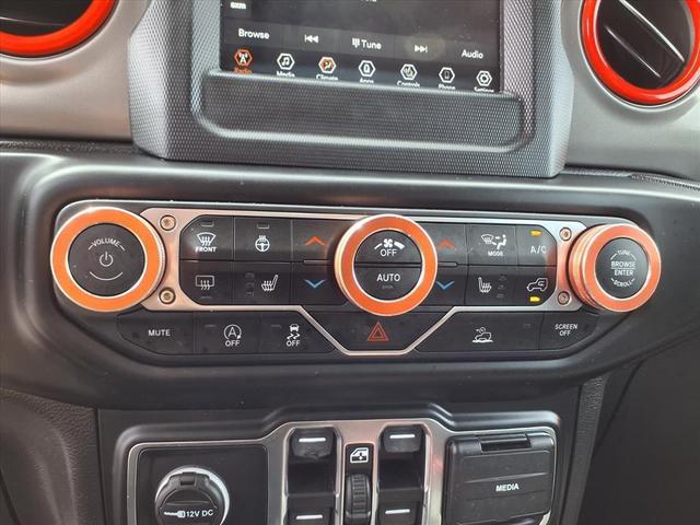 Photo of 2021 Bright White Clearcoat Jeep Gladiator