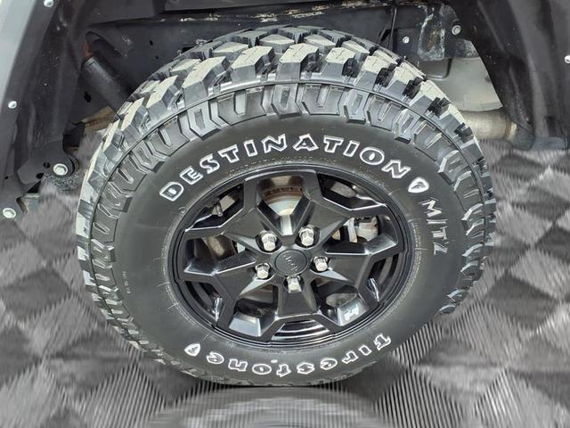 Photo of 2021 Bright White Clearcoat Jeep Gladiator