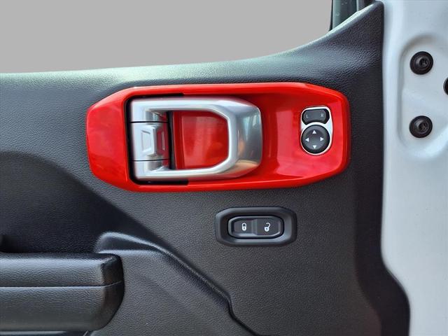 Photo of 2021 Bright White Clearcoat Jeep Gladiator