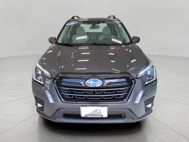 Photo of 2024 Magnetite Gray Metallic Subaru Forester