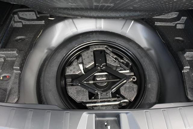 Photo of 2024 Magnetite Gray Metallic Subaru Forester