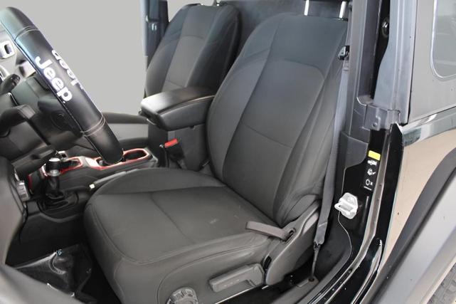 Photo of 2021 Black Jeep Wrangler