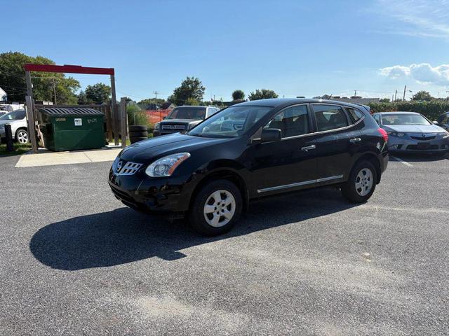 Photo of 2013 Black Nissan Rogue