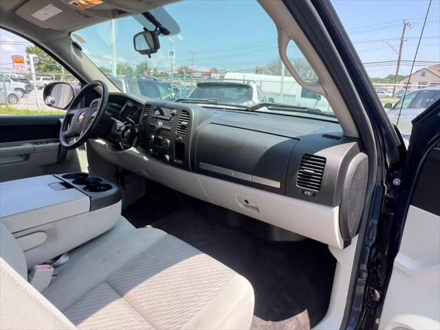 Photo of 2011 Imperial Blue Metallic Chevrolet Silverado 1500