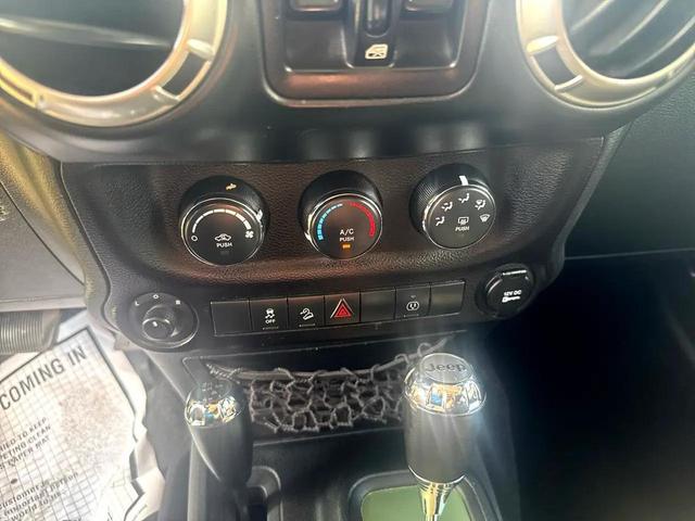Photo of 2015 Black Jeep Wrangler Unlimited