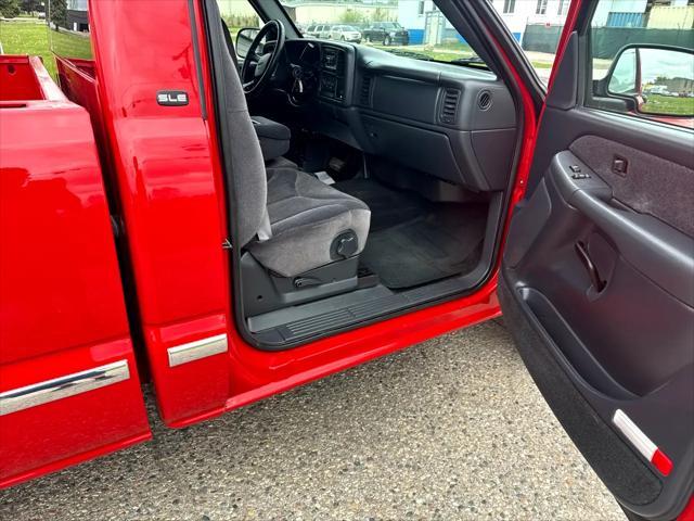 Photo of 2002 Fire Red GMC Sierra 1500