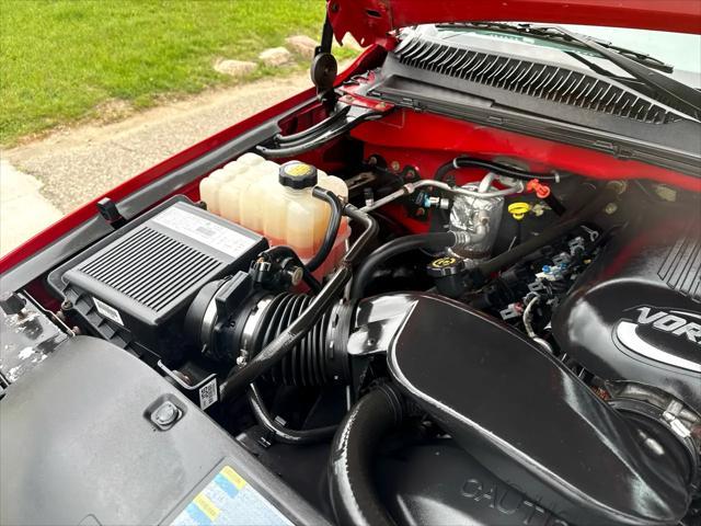 Photo of 2002 Fire Red GMC Sierra 1500