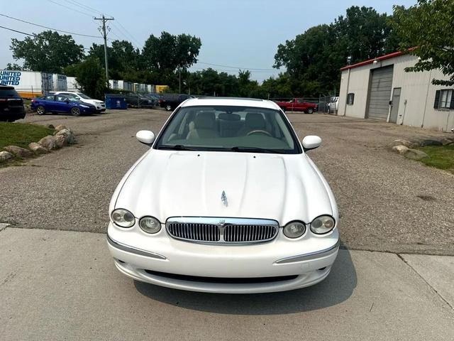 Photo of 2005 White Onyx Jaguar X-Type