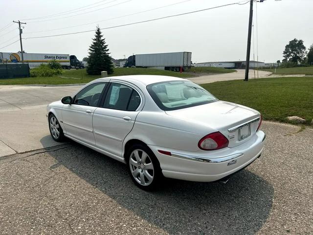 Photo of 2005 White Onyx Jaguar X-Type
