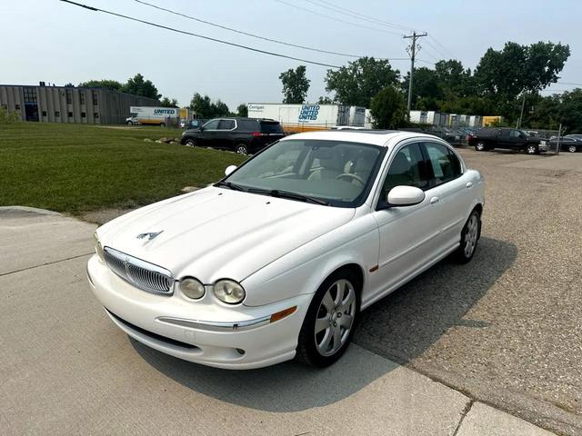 Photo of 2005 White Onyx Jaguar X-Type
