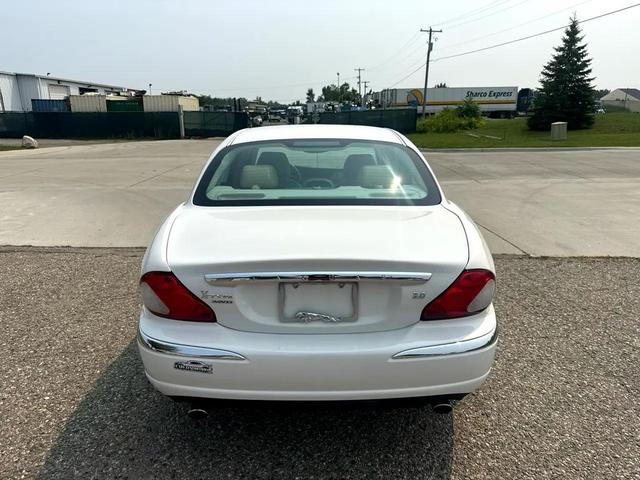 Photo of 2005 White Onyx Jaguar X-Type