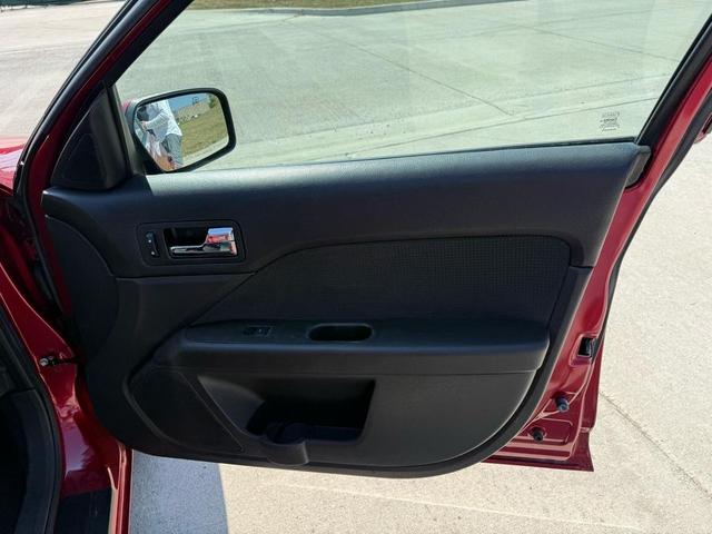 Photo of 2008 Redfire Clearcoat Metallic Ford Fusion