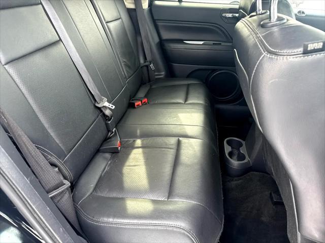 Photo of 2016 Black Clearcoat Jeep Compass