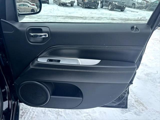 Photo of 2016 Black Clearcoat Jeep Compass
